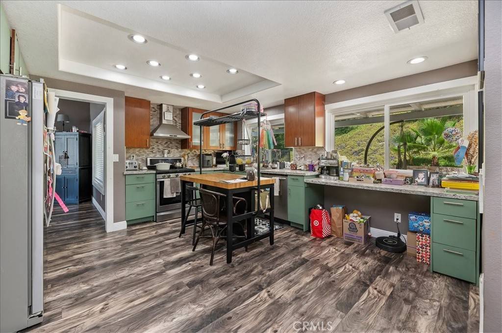 Murrieta, CA 92562,39796 Barcelona