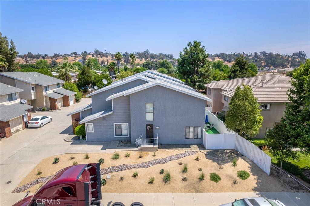 Lake Elsinore, CA 92530,655 657 Woodcrest DR