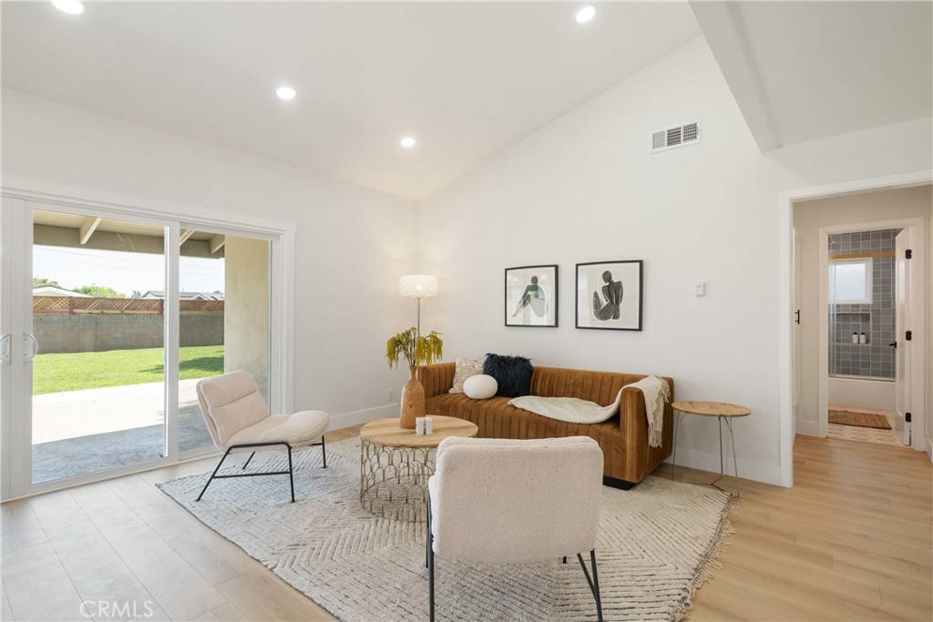 La Verne, CA 91750,1994 11th ST