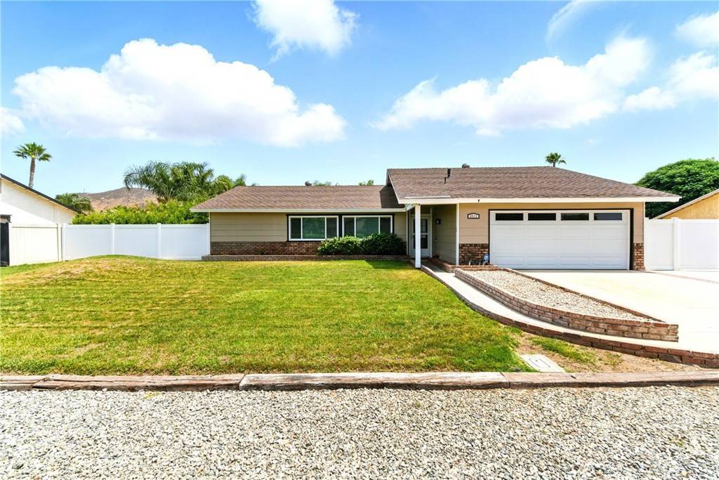 Jurupa Valley, CA 92509,8512 Brookfield DR