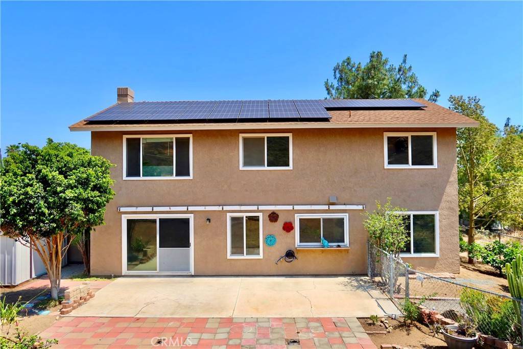 Jurupa Valley, CA 92509,5873 Winncliff DR