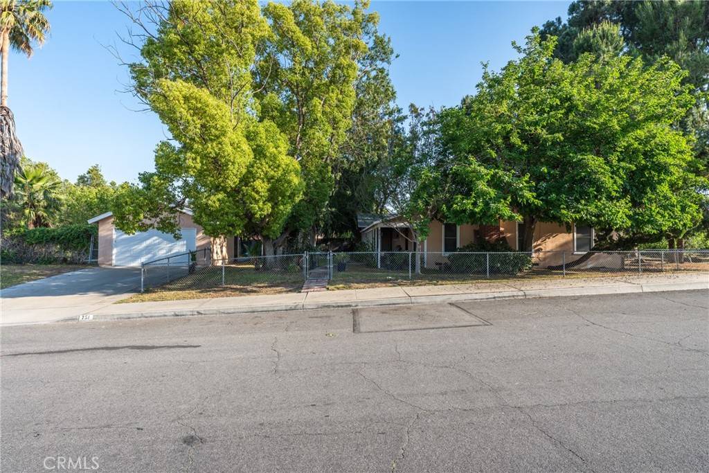 Bloomington, CA 92316,751 S Linden AVE