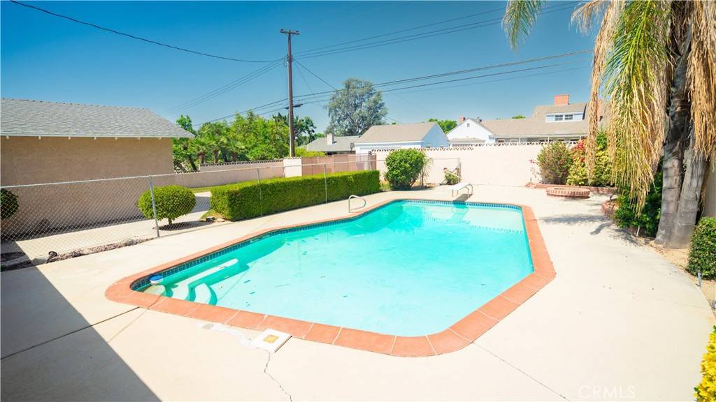 Upland, CA 91784,1679 N 2nd AVE