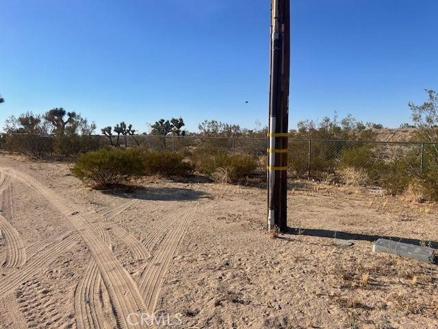 Phelan, CA 92371,5202 La Mesa RD
