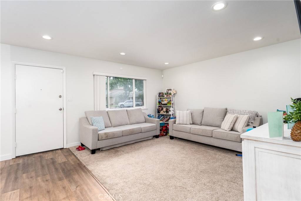 La Verne, CA 91750,2945 Knollwood AVE