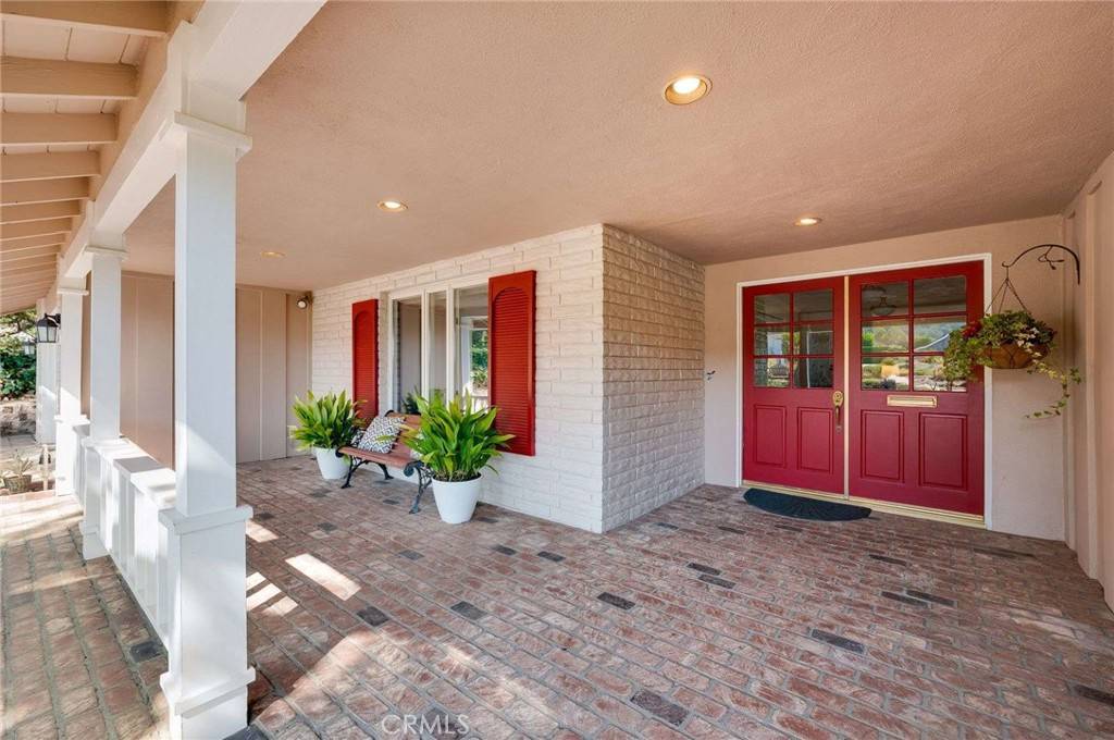 San Dimas, CA 91773,2040 Whitebluff DR