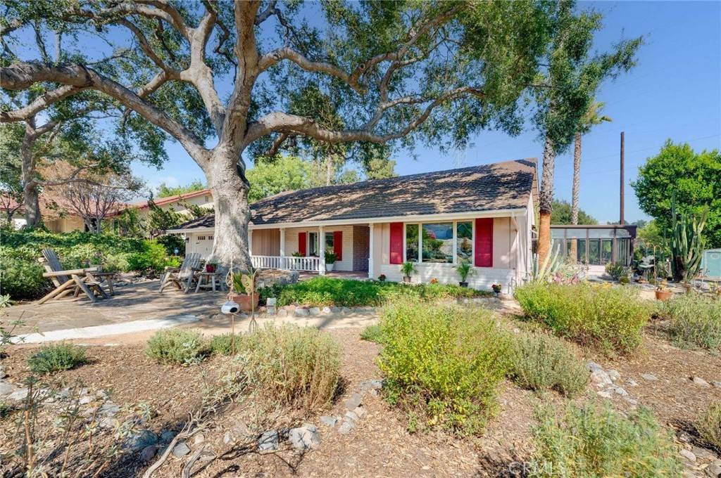 San Dimas, CA 91773,2040 Whitebluff DR
