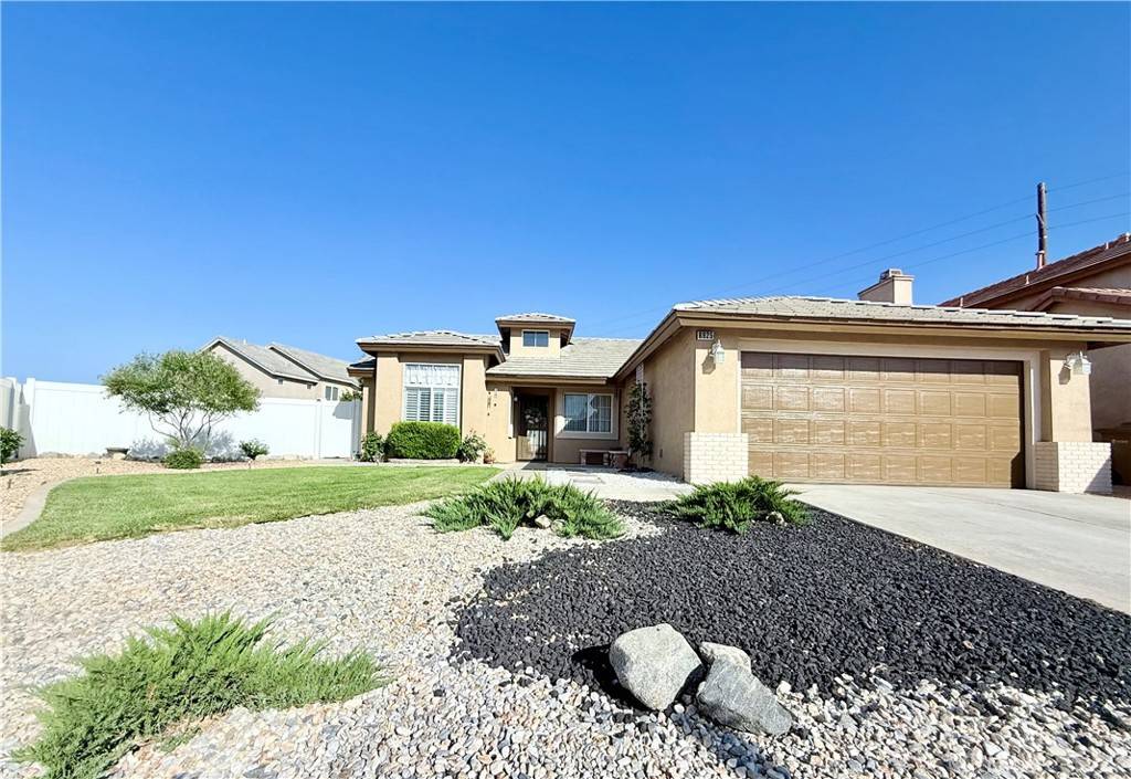 Hesperia, CA 92344,8925 FALLBROOK CT