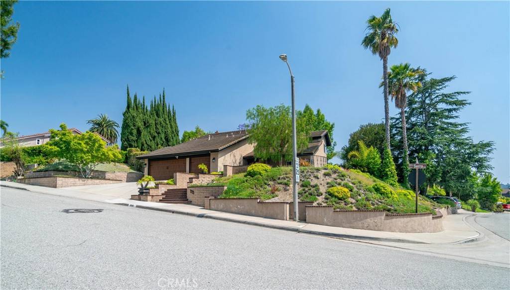 San Dimas, CA 91773,990 Calle Serra