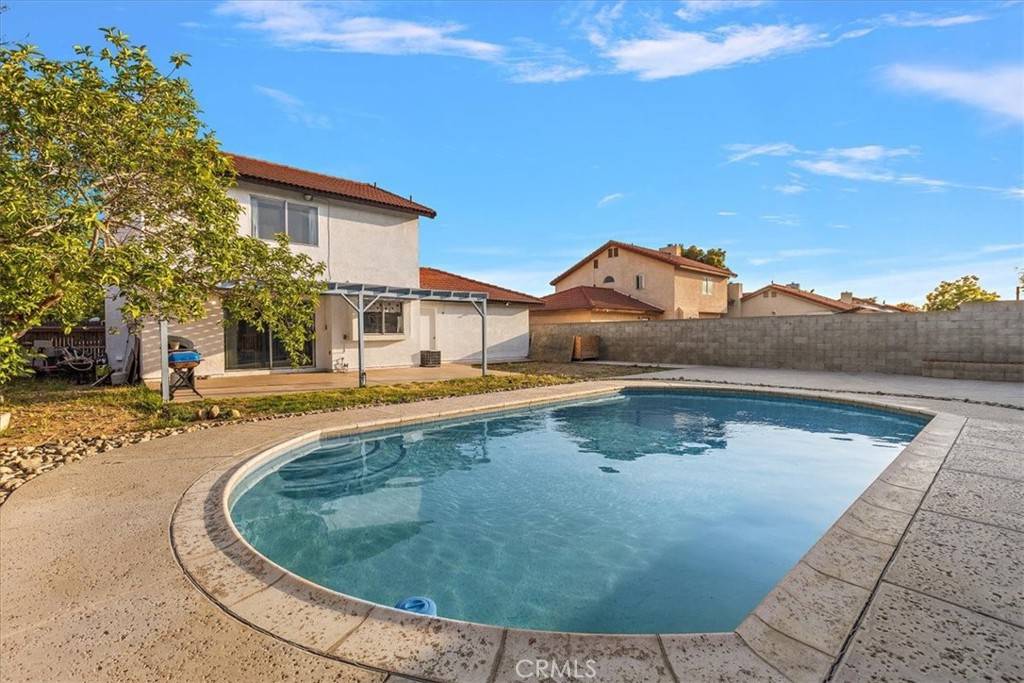 Fontana, CA 92335,14810 Cambria ST