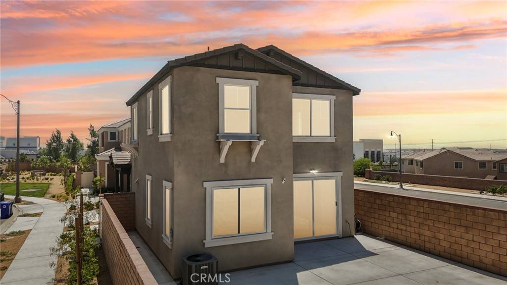 Fontana, CA 92336,16773 Grapefruit LN