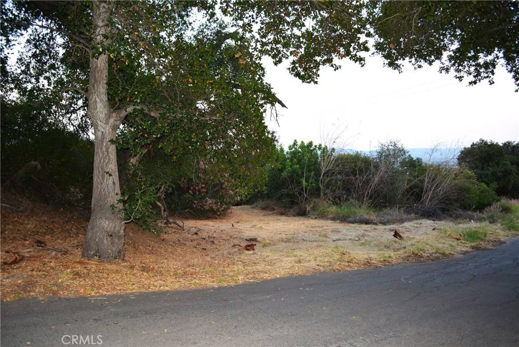 Glendora, CA 91741,946 N Glendora Ave