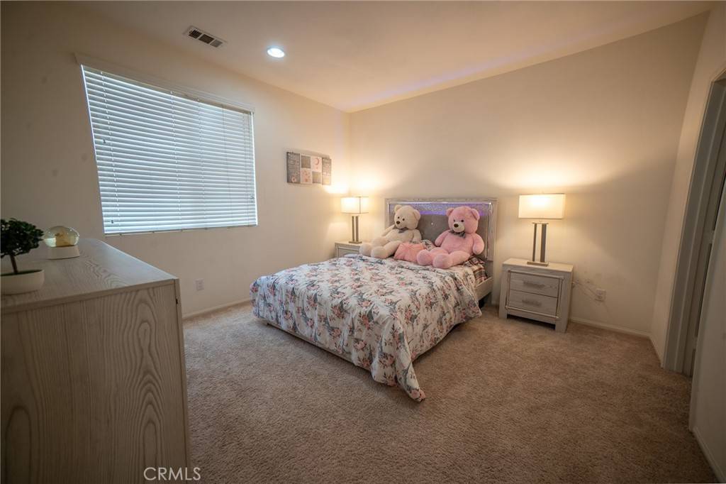 Fontana, CA 92336,15930 Chorus LN