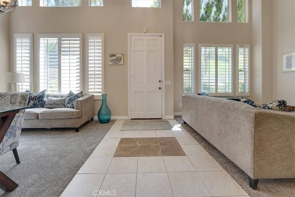 Corona, CA 92879,2121 Triador ST #105