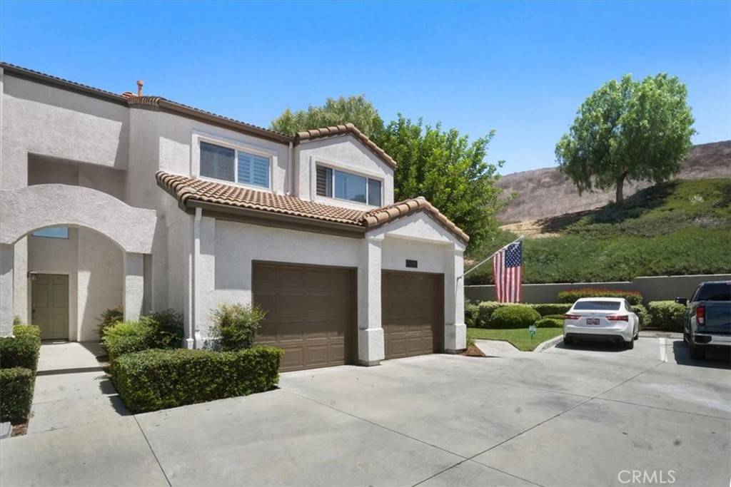 Corona, CA 92879,2121 Triador ST #105