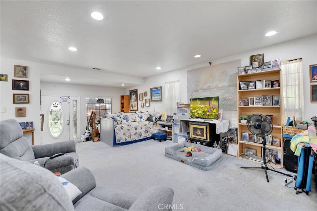 Wrightwood, CA 92397,23201 Cardinal RD