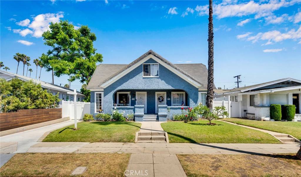 Los Angeles, CA 90016,2304 Hillcrest DR