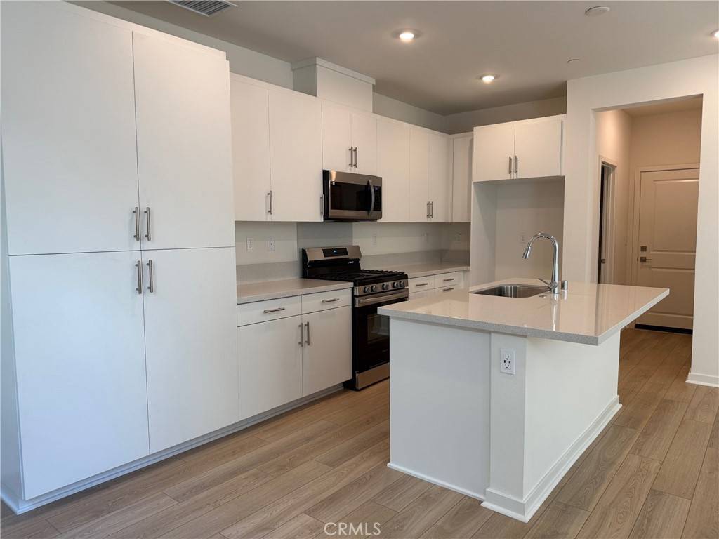 Fontana, CA 92336,15929 Blue Copper WAY