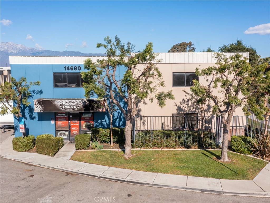 Fontana, CA 92335,14690 Mallory DR