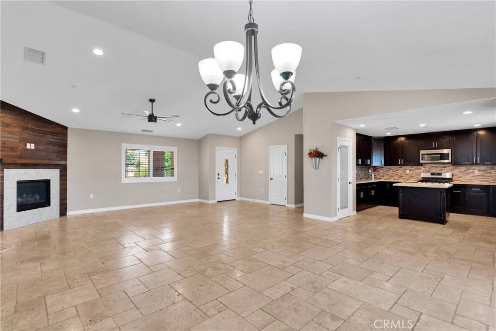 Hesperia, CA 92345,8383 Buckthorn AVE