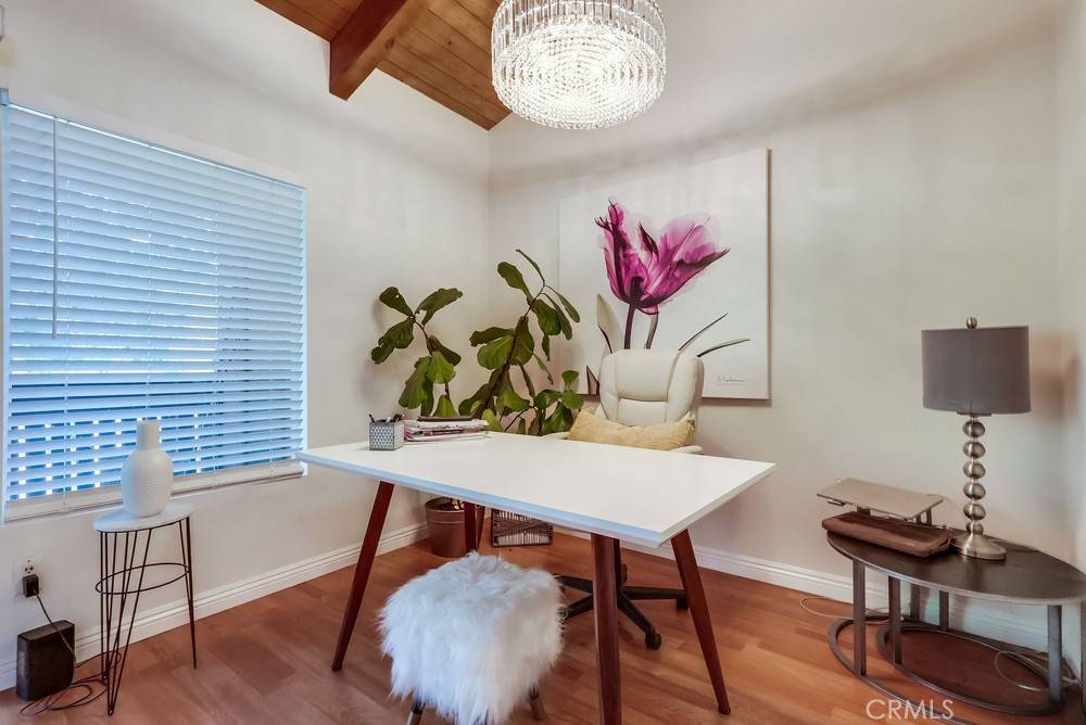 Tarzana, CA 91356,18350 Hatteras ST #263
