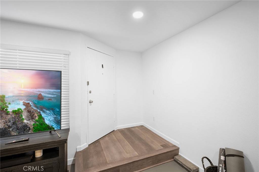 Los Angeles, CA 90065,3827 W Avenue 41 #5