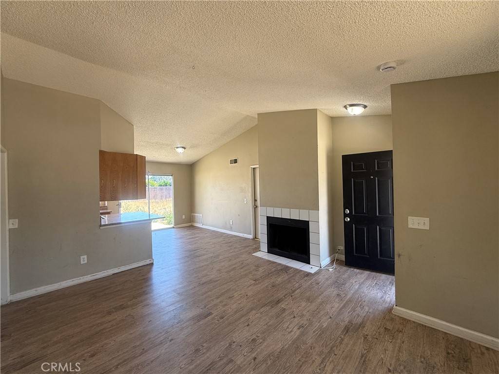 Fontana, CA 92335,15569 Athol ST