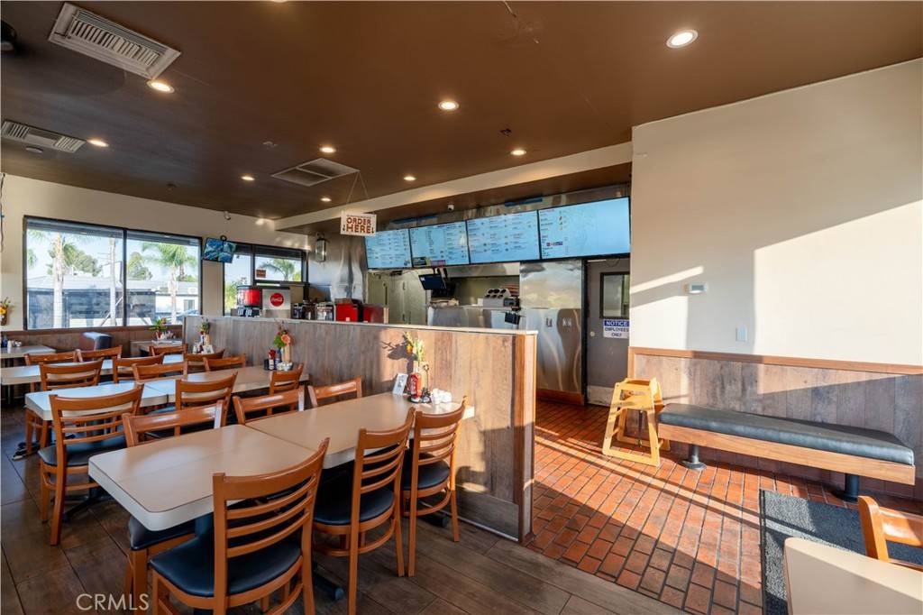 Rialto, CA 92376,201 W Foothill BLVD