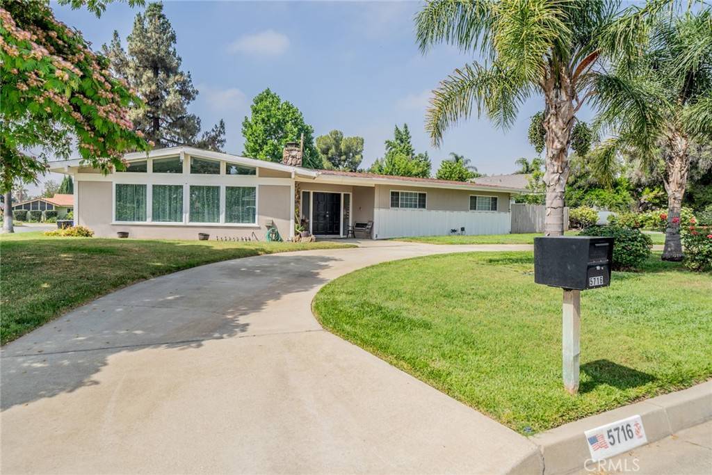 Rialto, CA 92377,5716 Magnolia AVE
