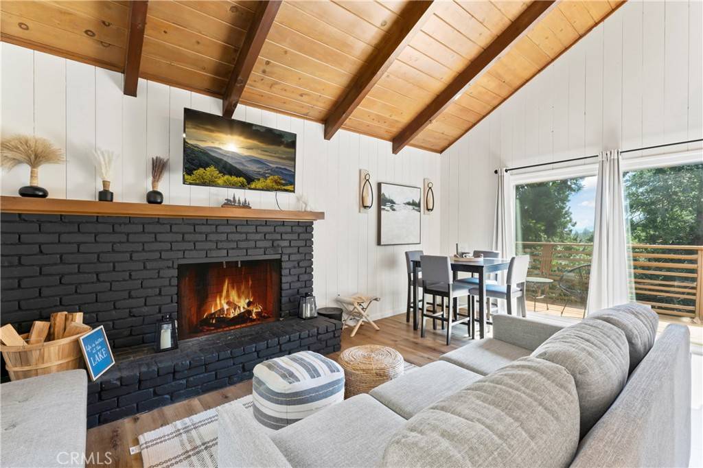 Lake Arrowhead, CA 92352,698 W Victoria CT