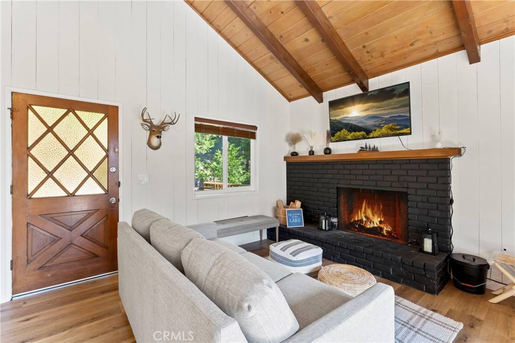 Lake Arrowhead, CA 92352,698 W Victoria CT