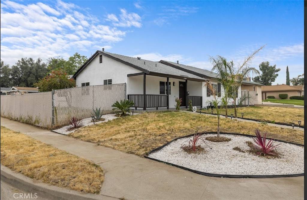 San Bernardino, CA 92404,3704 Modesto DR