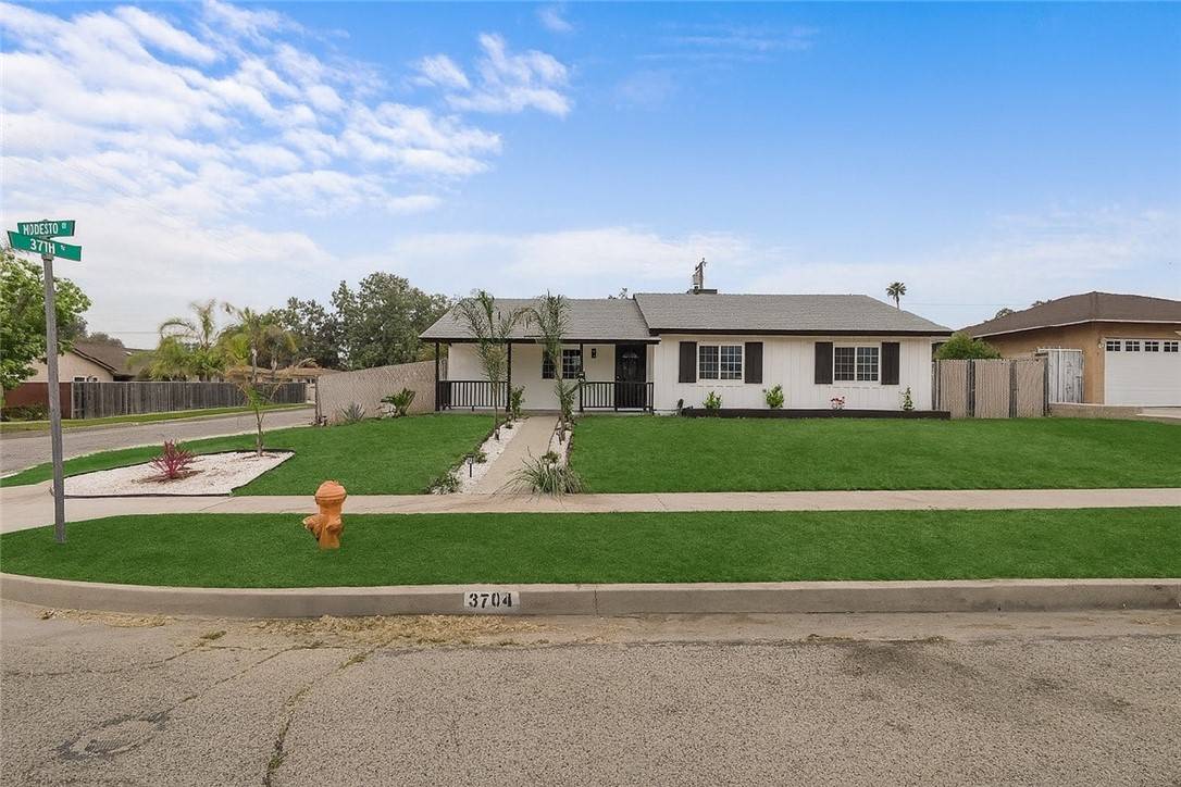 San Bernardino, CA 92404,3704 Modesto DR