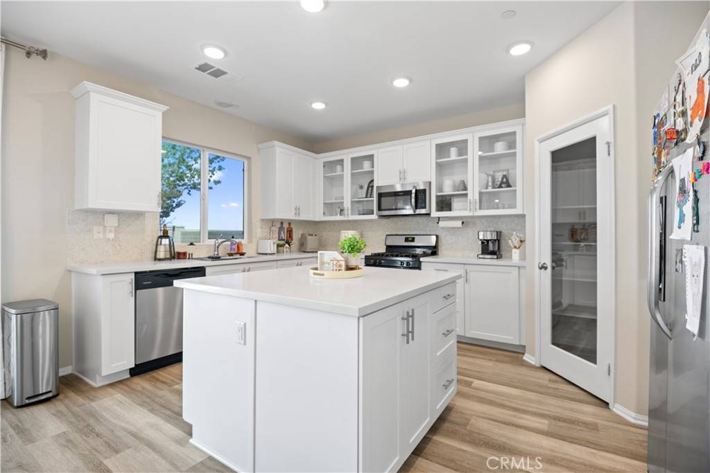 Victorville, CA 92392,13002 Woodhill st