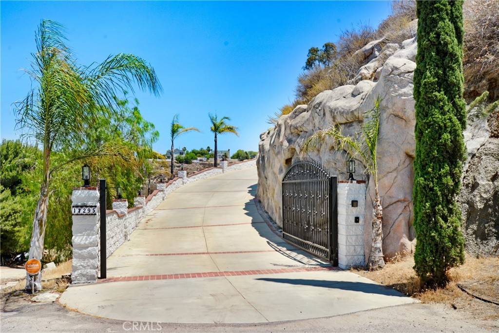 Riverside, CA 92506,17295 Ridge Canyon DR
