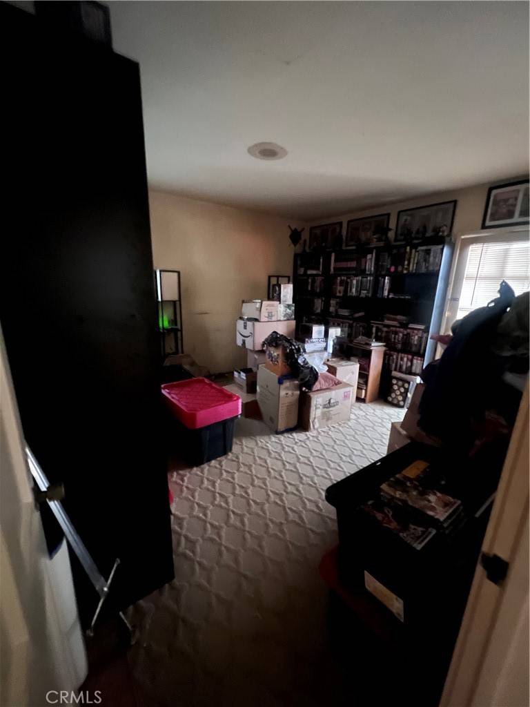 Los Angeles, CA 90068,3042 N Beachwood DR