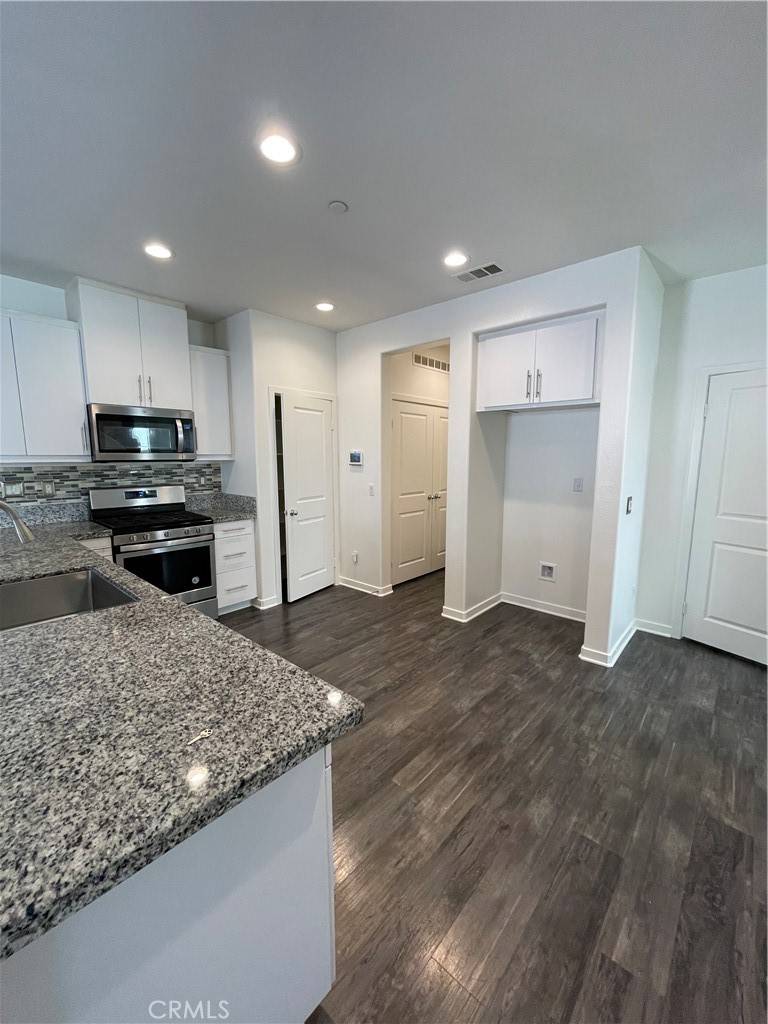 Moreno Valley, CA 92555,27396 Basalt WAY