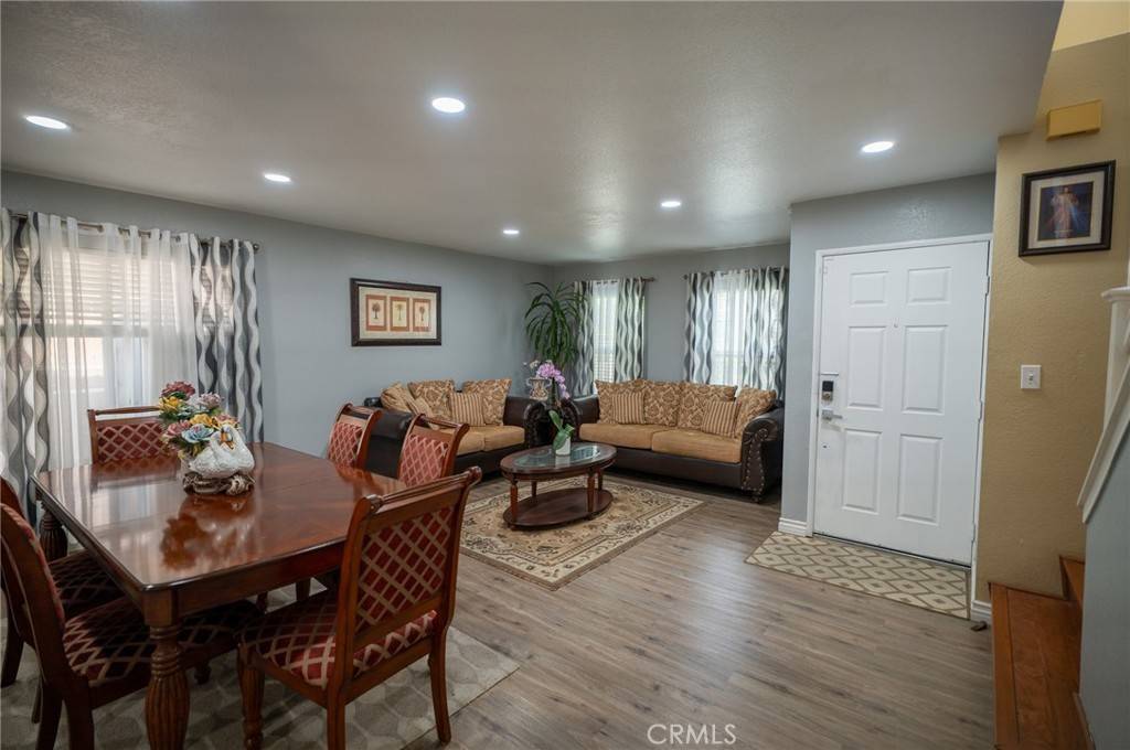 Corona, CA 92883,8941 Carnation DR