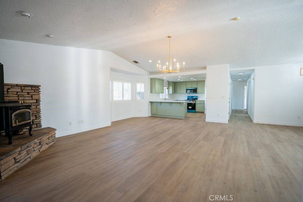 Oak Hills, CA 92344,7122 Aster Road