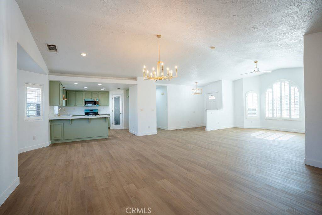 Oak Hills, CA 92344,7122 Aster Road