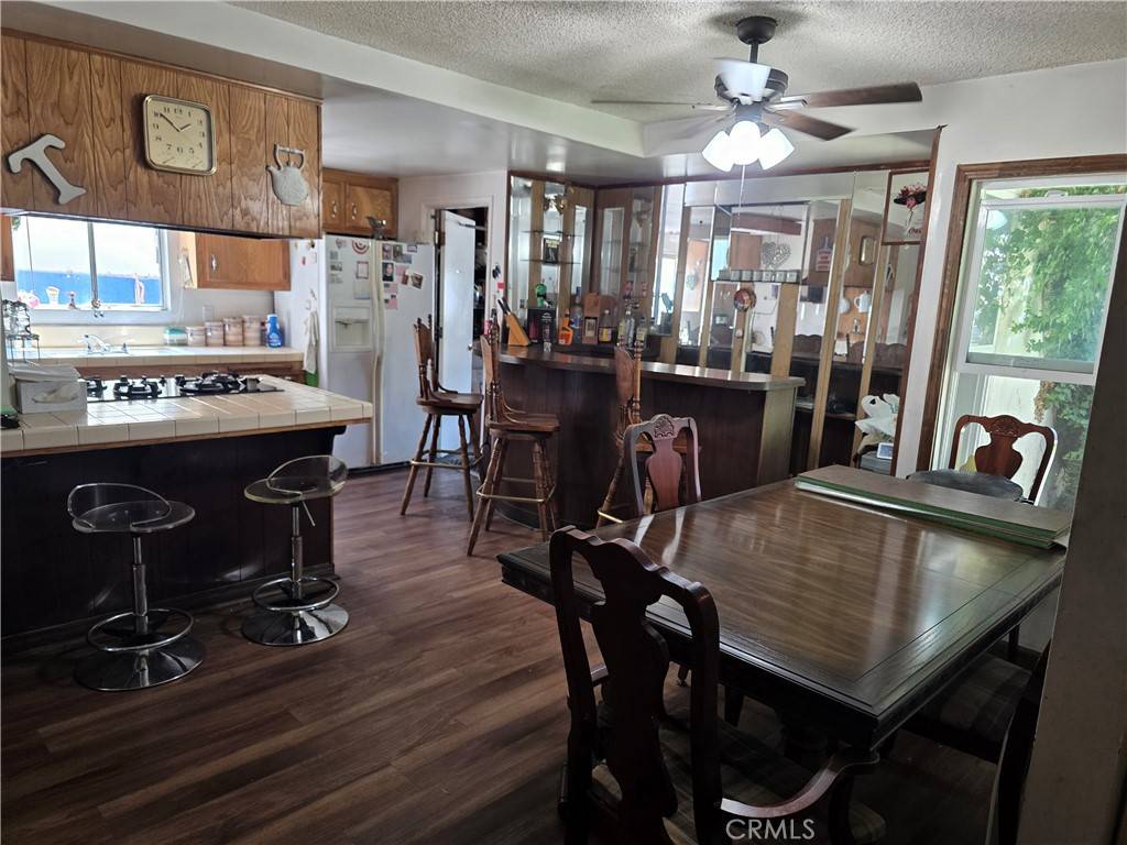 El Monte, CA 91732,4734 Helmgate DR