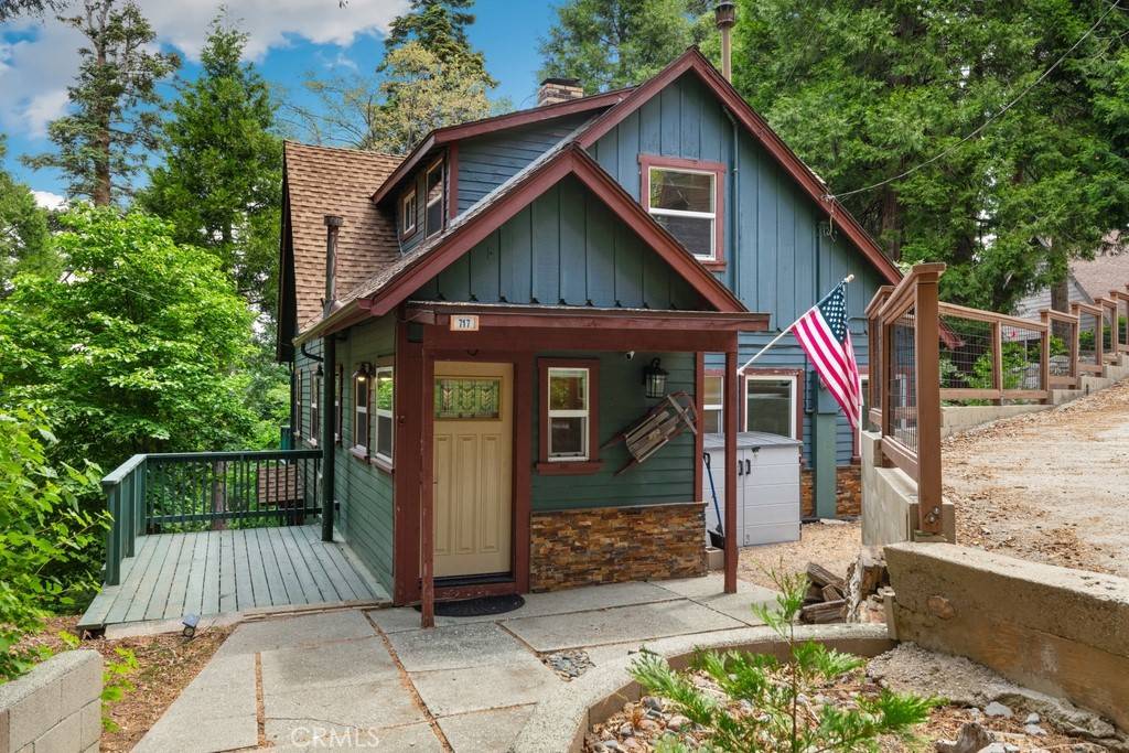 Lake Arrowhead, CA 92352,717 Crest Estates DR