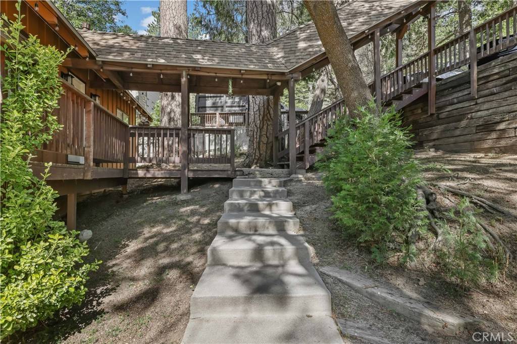 Crest Park, CA 92326,27481 Meadow DR