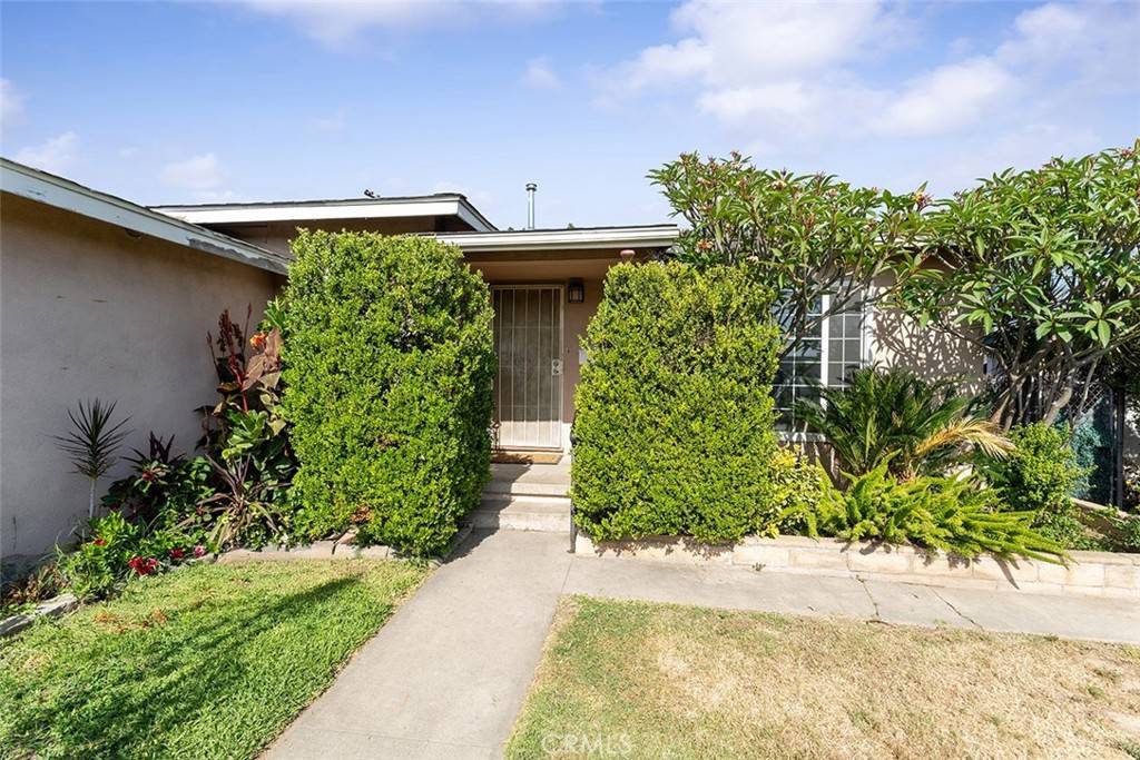 Covina, CA 91722,5162 N Saint Malo AVE