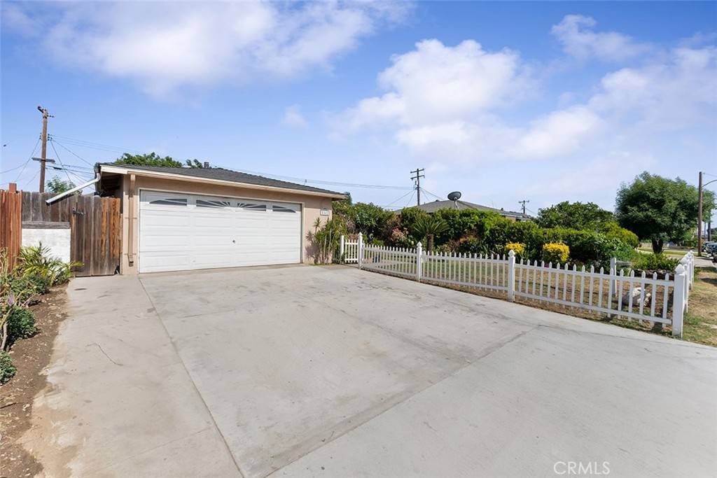 Covina, CA 91722,5162 N Saint Malo AVE