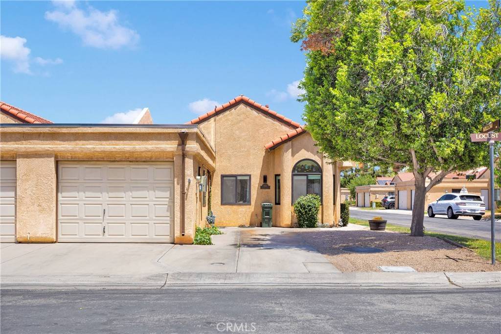 Apple Valley, CA 92308,11635 Locust LN