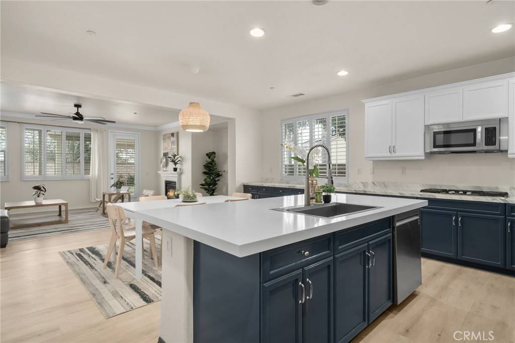 Fontana, CA 92336,14913 Mavenwood PL