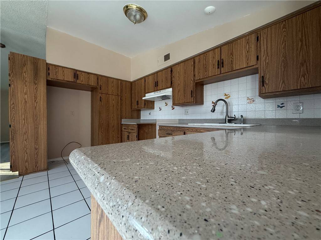 Rialto, CA 92376,941 S Sycamore AVE