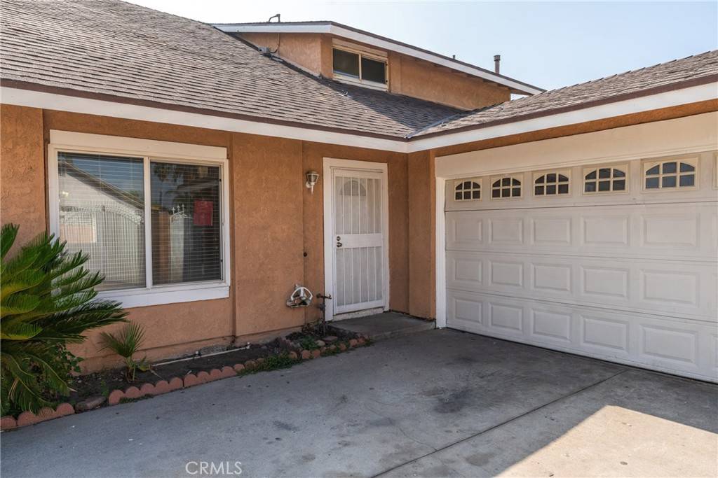 Fontana, CA 92336,17571 Shamrock AVE
