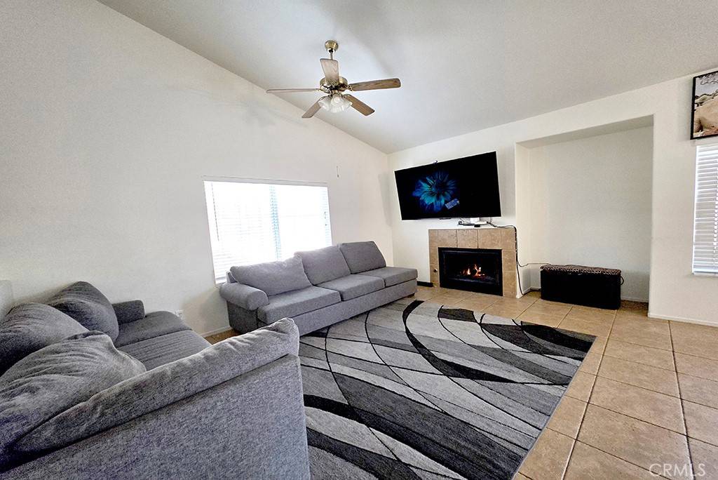 Victorville, CA 92392,13048 Evanston ST